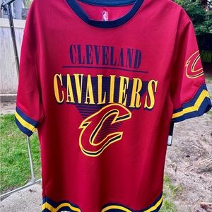 Bnwt men’s Cavaliers Jersey size large